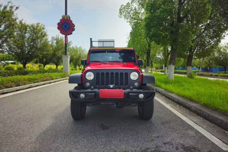 Used Jeep Wrangler 2017 3.6L Rubicon Two-Door Comfort Edition Exterior 5