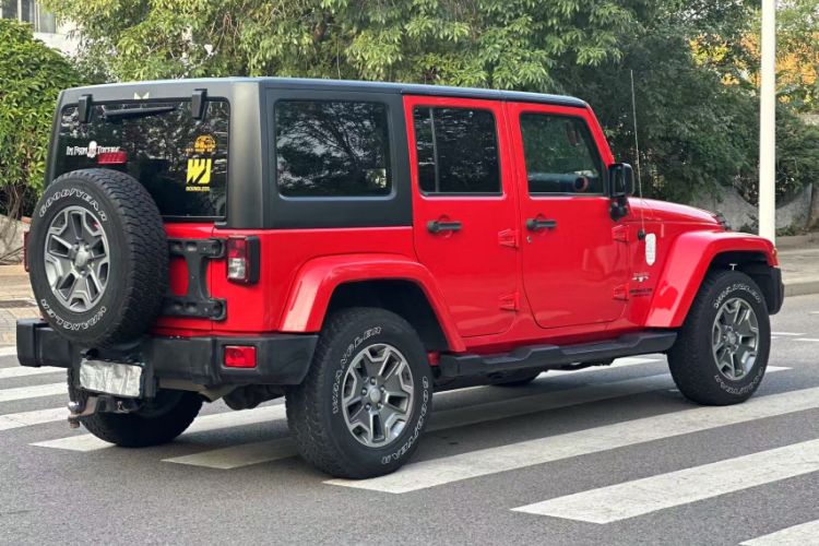 Used Jeep Wrangler 2017 3.0L Sahara Four-Door Comfort Edition Exterior 5