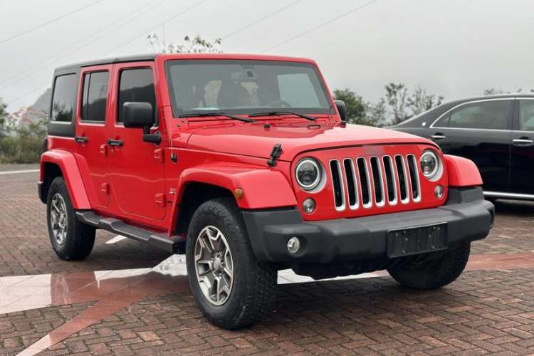 Used Jeep Wrangler 2017 3.0L Sahara Four-Door Comfort Edition Exterior 5