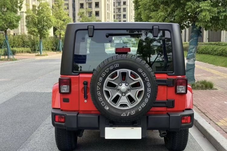 Used Jeep Wrangler 2017 3.0L Sahara Four-Door Comfort Edition Exterior 5