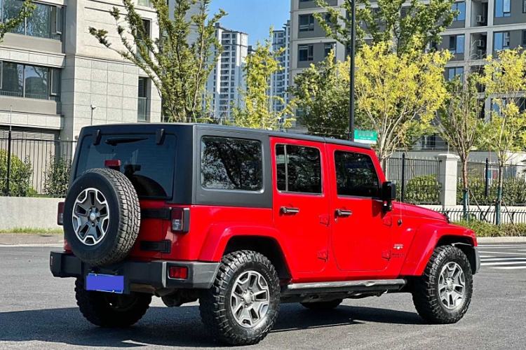 Used Jeep Wrangler 2017 3.0L Sahara Four-Door Comfort Edition Exterior 6
