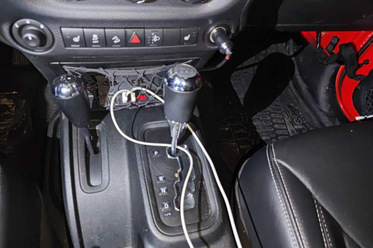 Used Jeep Wrangler 2017 3.0L Sahara Four-Door Comfort Edition Gear Lever
