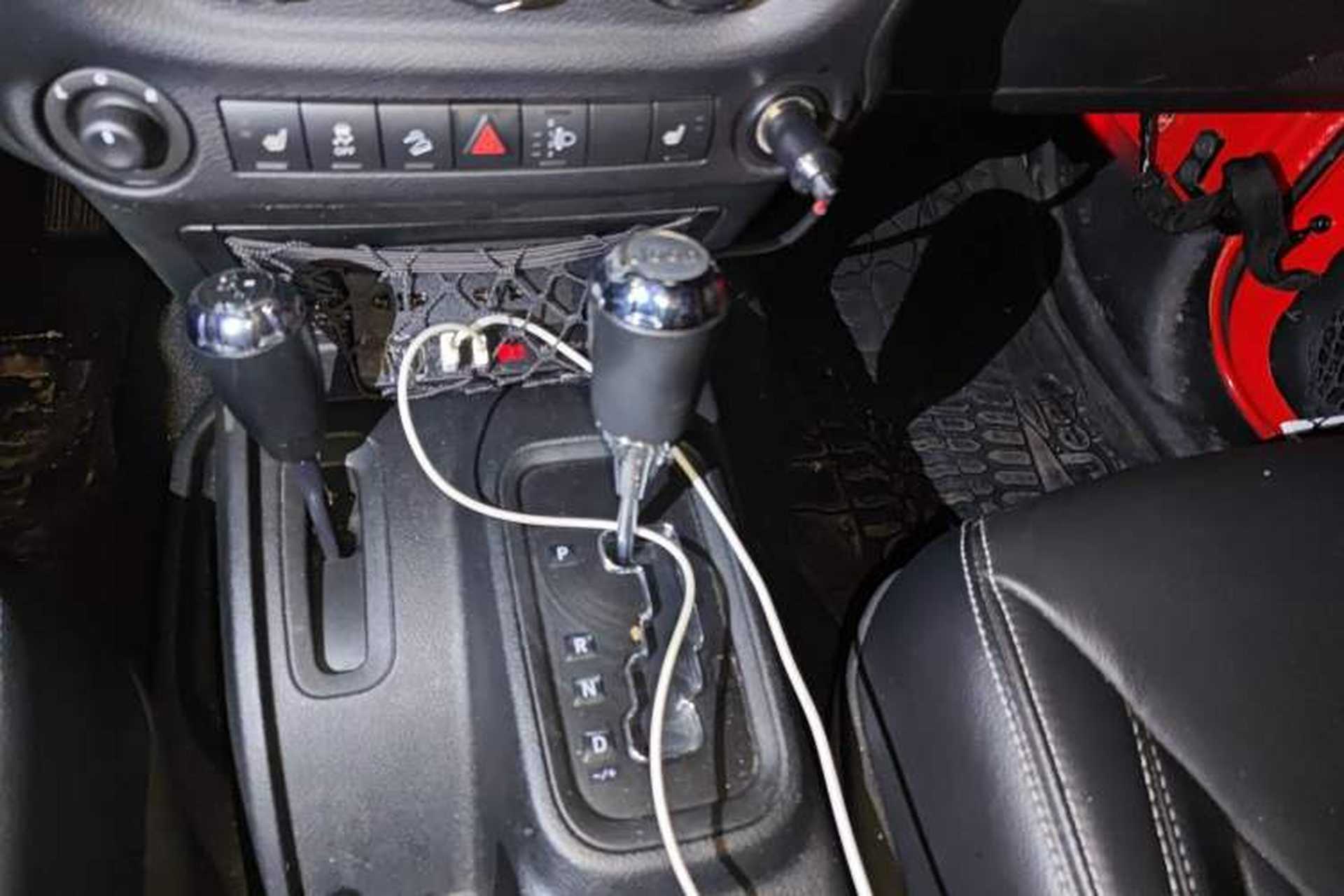 Used Jeep Wrangler 2017 3.0L Sahara Four-Door Comfort Edition Gear Lever