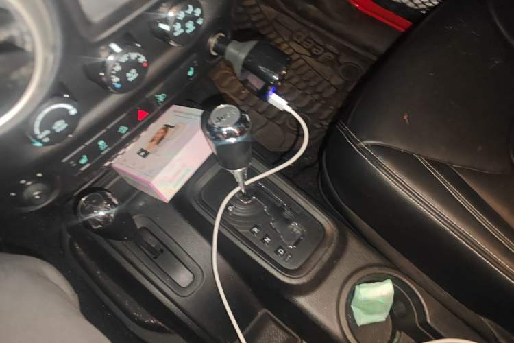 Used Jeep Wrangler 2017 3.0L Sahara Four-Door Comfort Edition Gear Lever