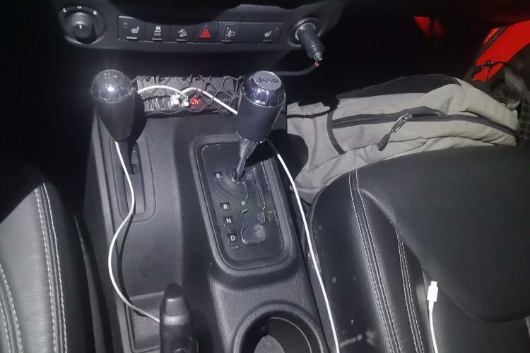 Used Jeep Wrangler 2017 3.0L Sahara Four-Door Comfort Edition Gear Lever