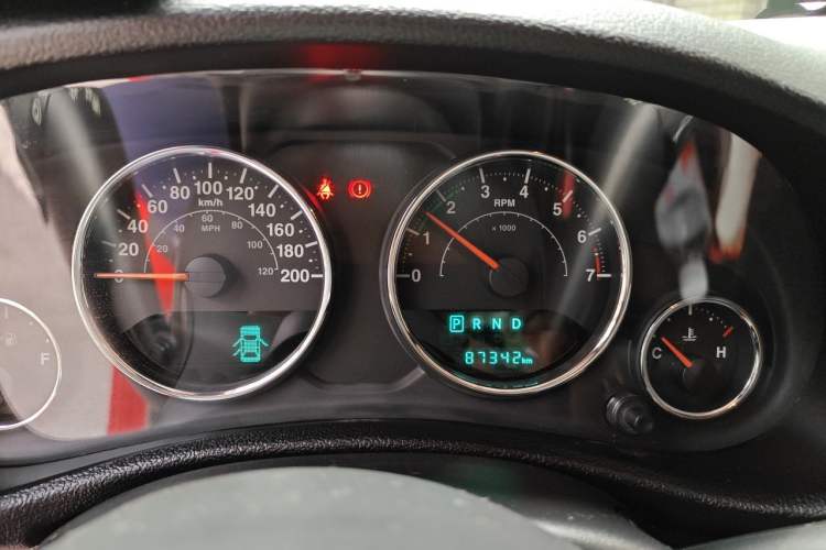 Used Jeep Wrangler 2017 3.0L Sahara Four-Door Comfort Edition Instrument Cluster