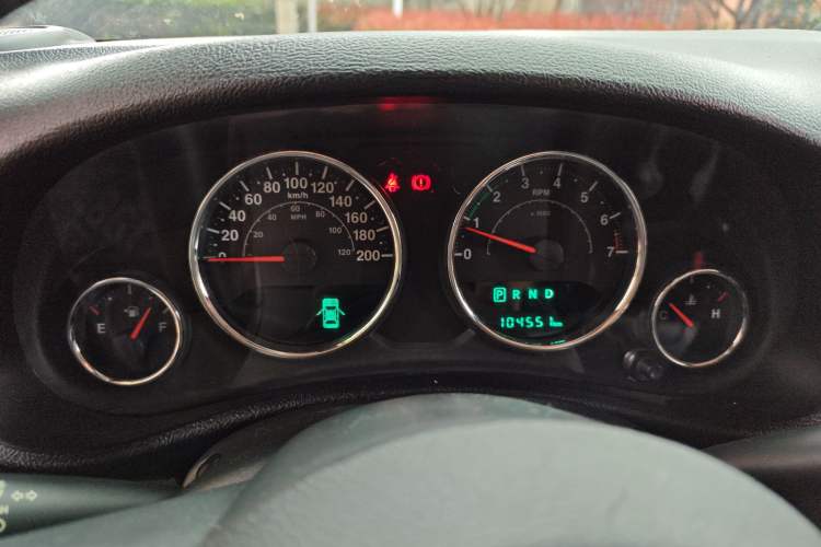 Used Jeep Wrangler 2017 3.0L Sahara Four-Door Comfort Edition Instrument Cluster