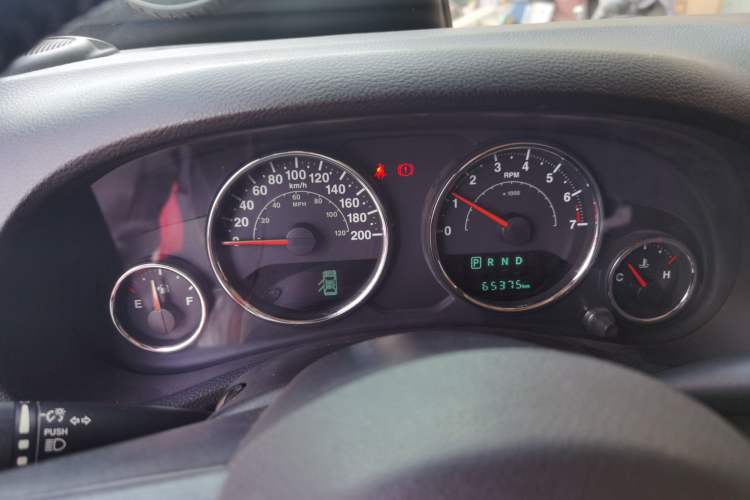 Used Jeep Wrangler 2017 3.0L Sahara Four-Door Comfort Edition Instrument Cluster