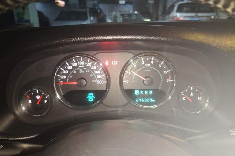 Used Jeep Wrangler 2017 3.0L Sahara Four-Door Comfort Edition Instrument Cluster