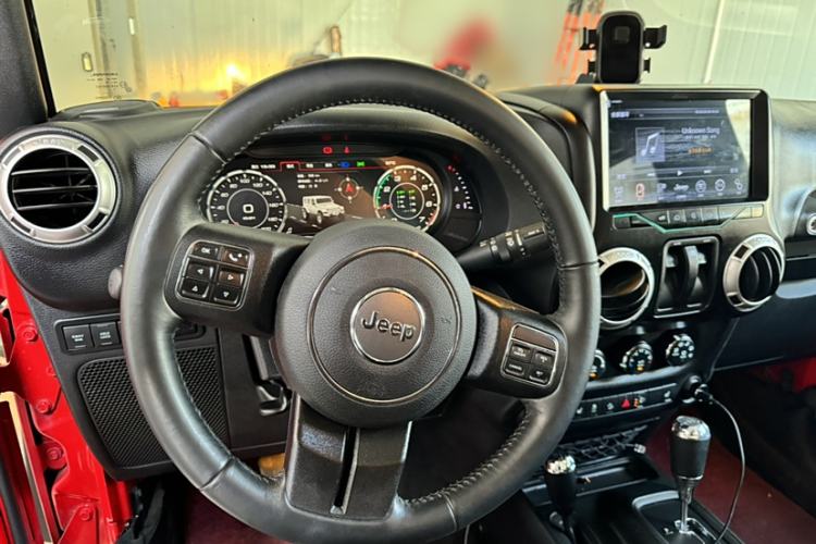Used Jeep Wrangler 2017 3.6L Rubicon Two-Door Comfort Edition Interior 1