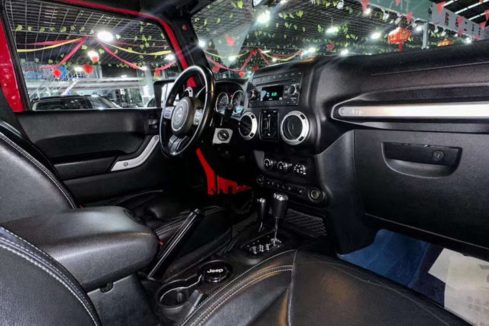 Used Jeep Wrangler 2017 3.0L Sahara Four-Door Comfort Edition Interior 1