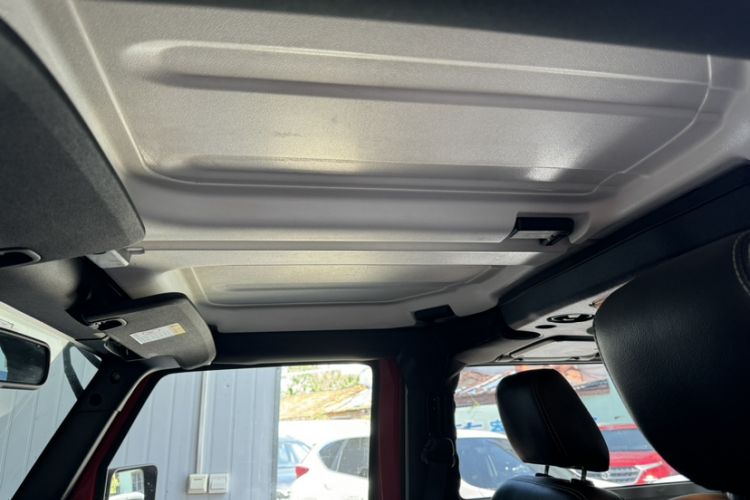 Used Jeep Wrangler 2017 3.6L Rubicon Two-Door Comfort Edition Interior 5