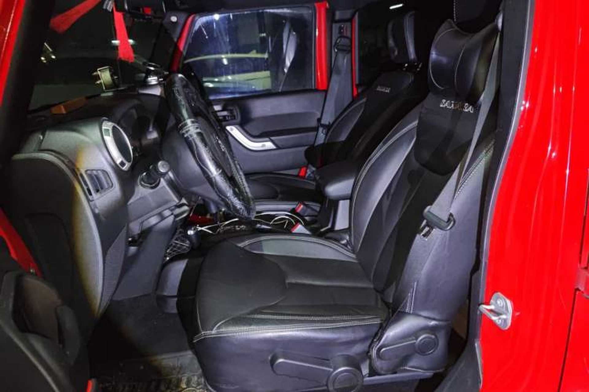 Used Jeep Wrangler 2017 3.0L Sahara Four-Door Comfort Edition Left Front Seat