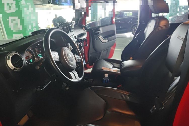 Used Jeep Wrangler 2017 3.6L Rubicon Four-Door Comfort Edition Left Front Seat