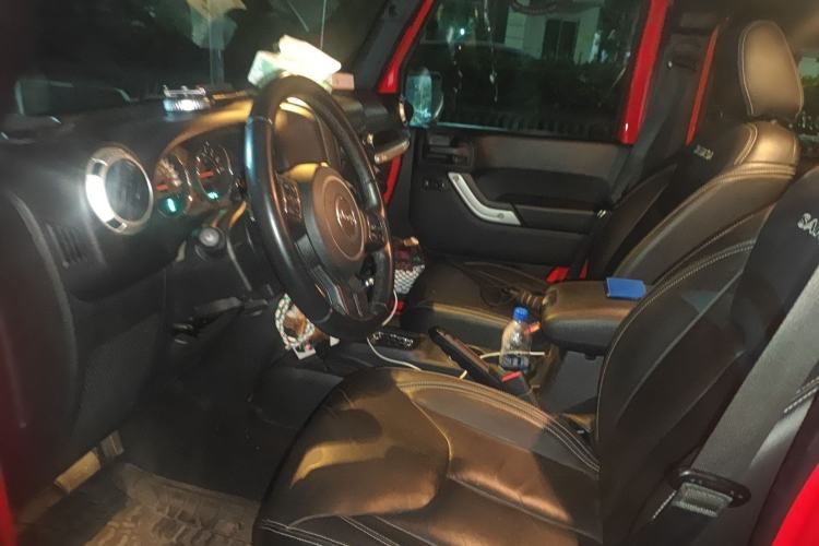 Used Jeep Wrangler 2017 3.0L Sahara Four-Door Comfort Edition Left Front Seat