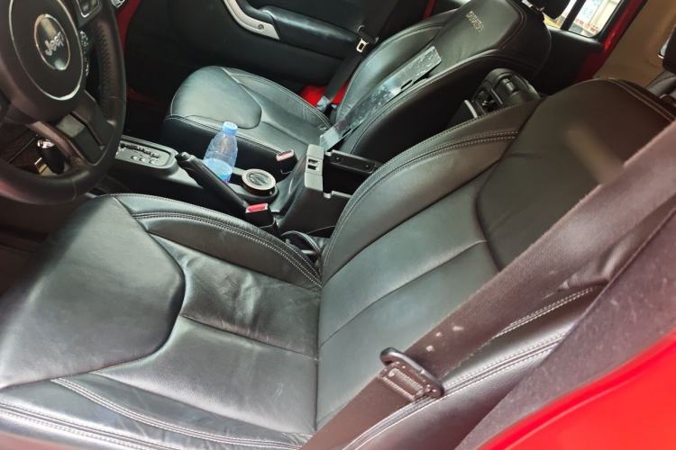 Used Jeep Wrangler 2017 3.0L Sahara Four-Door Comfort Edition Left Front Seat