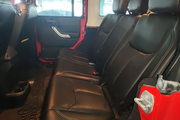 Used Jeep Wrangler 2017 3.6L Rubicon Four-Door Comfort Edition Left Rear Seat