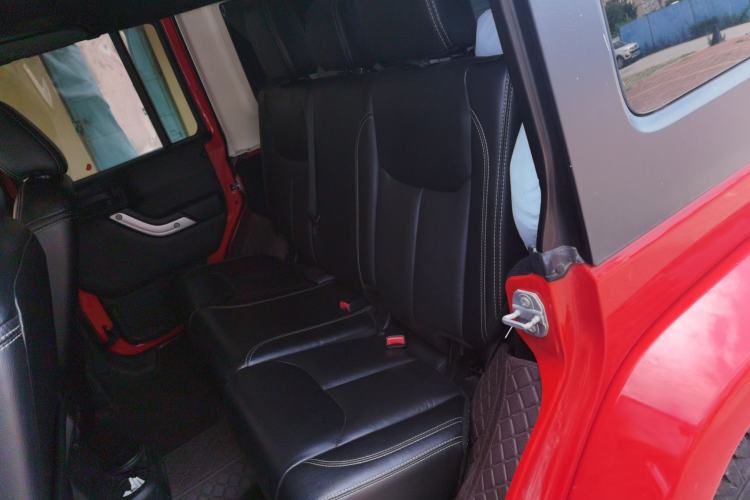 Used Jeep Wrangler 2017 3.0L Sahara Four-Door Comfort Edition Left Rear Seat