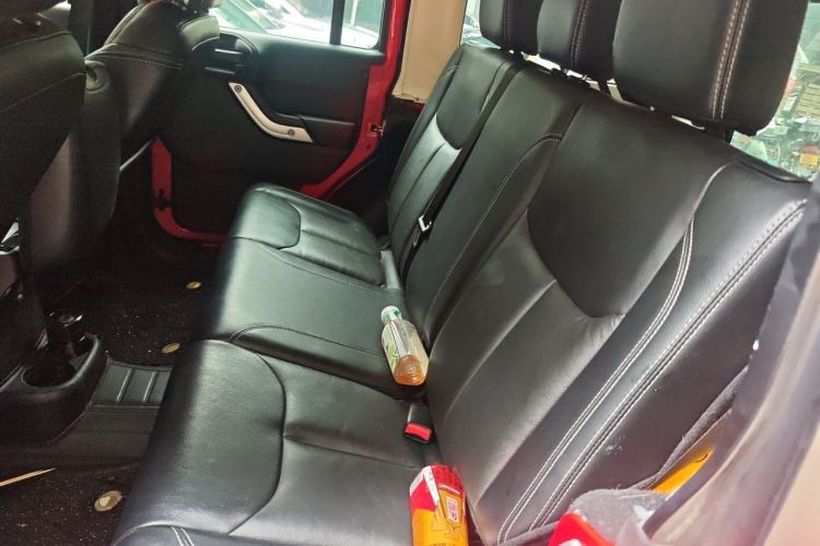 Used Jeep Wrangler 2017 3.0L Sahara Four-Door Comfort Edition Left Rear Seat
