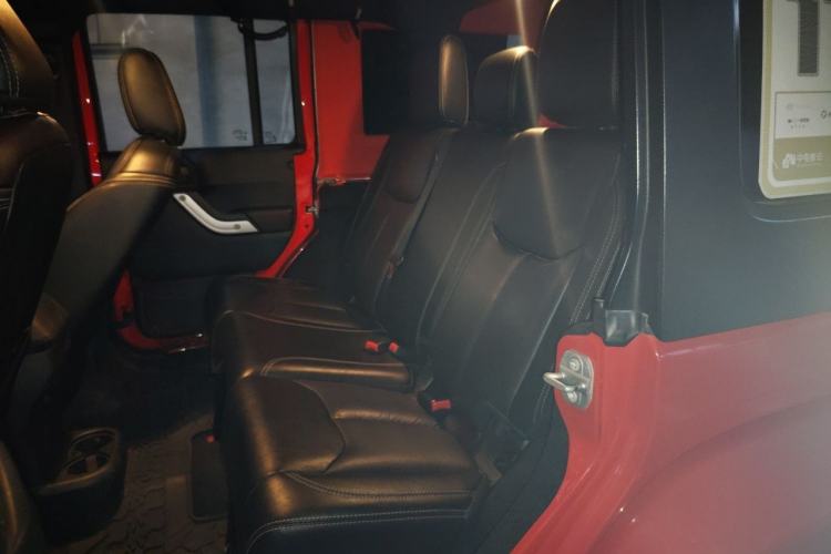 Used Jeep Wrangler 2017 3.0L Sahara Four-Door Comfort Edition Left Rear Seat