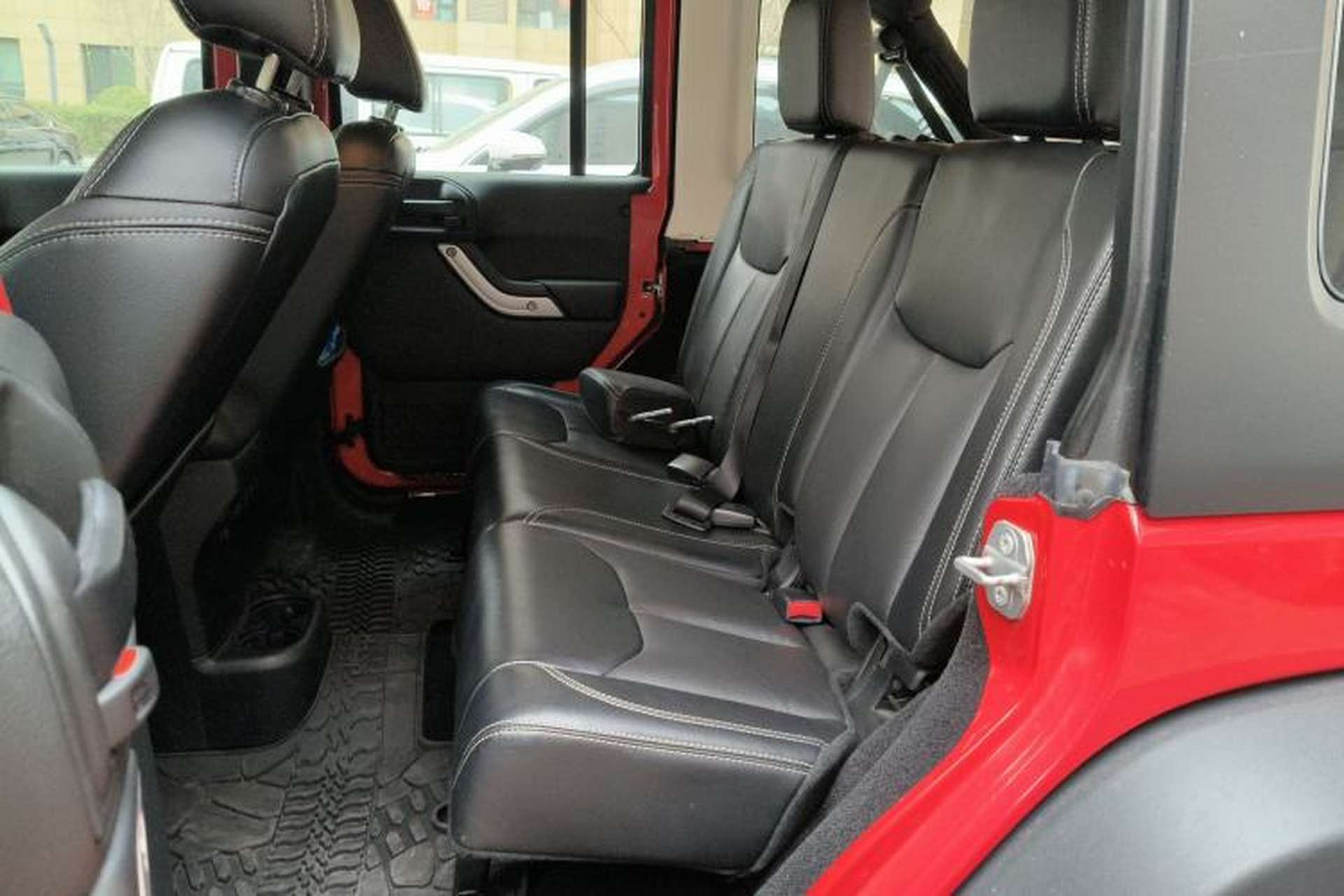 Used Jeep Wrangler 2017 3.6L Rubicon Four-Door Comfort Edition Left Rear Seat