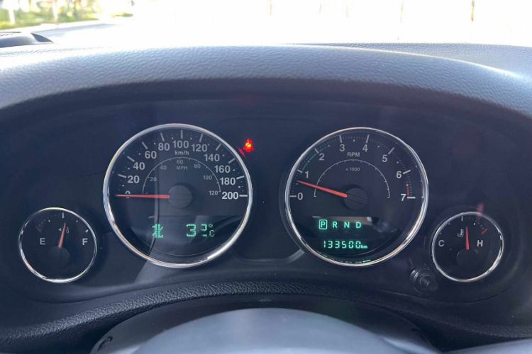 Used Jeep Wrangler 2017 3.0L Sahara Four-Door Comfort Edition Odometer Close Up