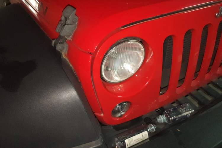 Used Jeep Wrangler 2017 3.6L Rubicon Four-Door Comfort Edition Right Front Headlight
