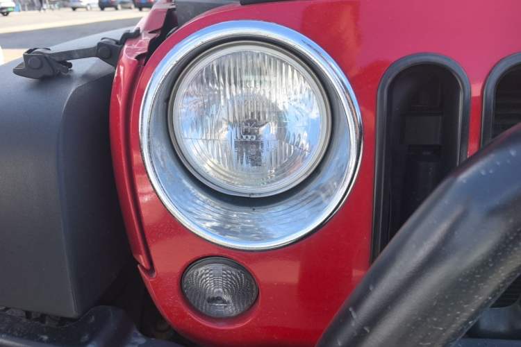 Used Jeep Wrangler 2017 3.6L Rubicon Two-Door Comfort Edition Right Front Headlight