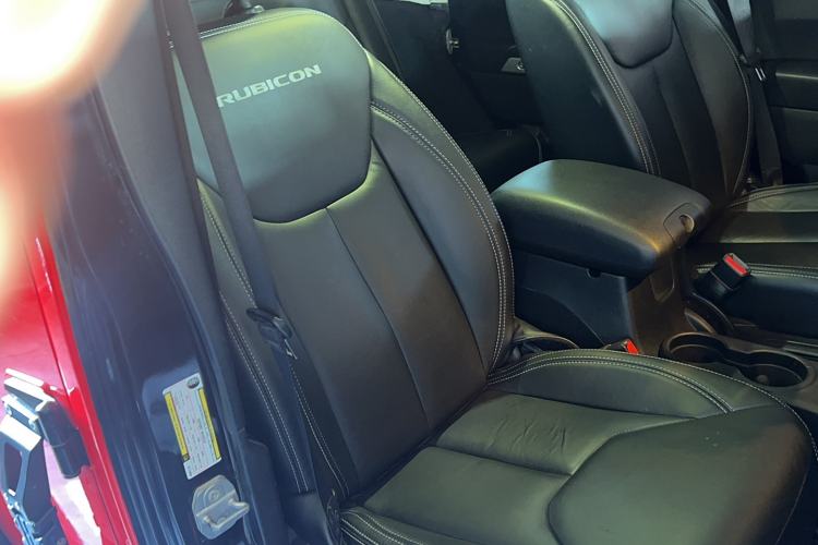 Used Jeep Wrangler 2017 3.6L Rubicon Four-Door Comfort Edition Right Front Seat