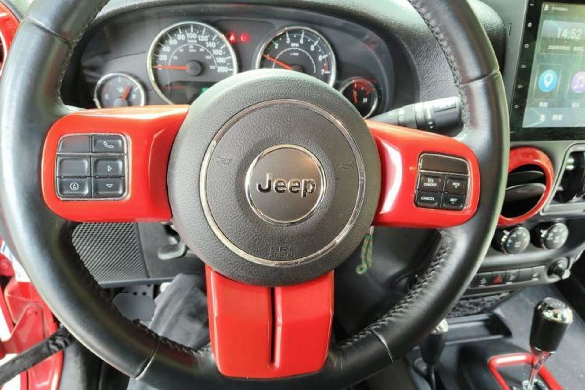 Used Jeep Wrangler 2017 3.0L Sahara Four-Door Comfort Edition Steering Wheel