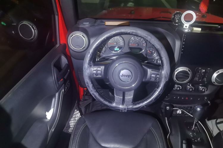 Used Jeep Wrangler 2017 3.0L Sahara Four-Door Comfort Edition Steering Wheel
