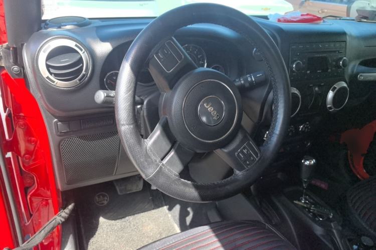 Used Jeep Wrangler 2017 3.6L Rubicon Two-Door Comfort Edition Steering Wheel