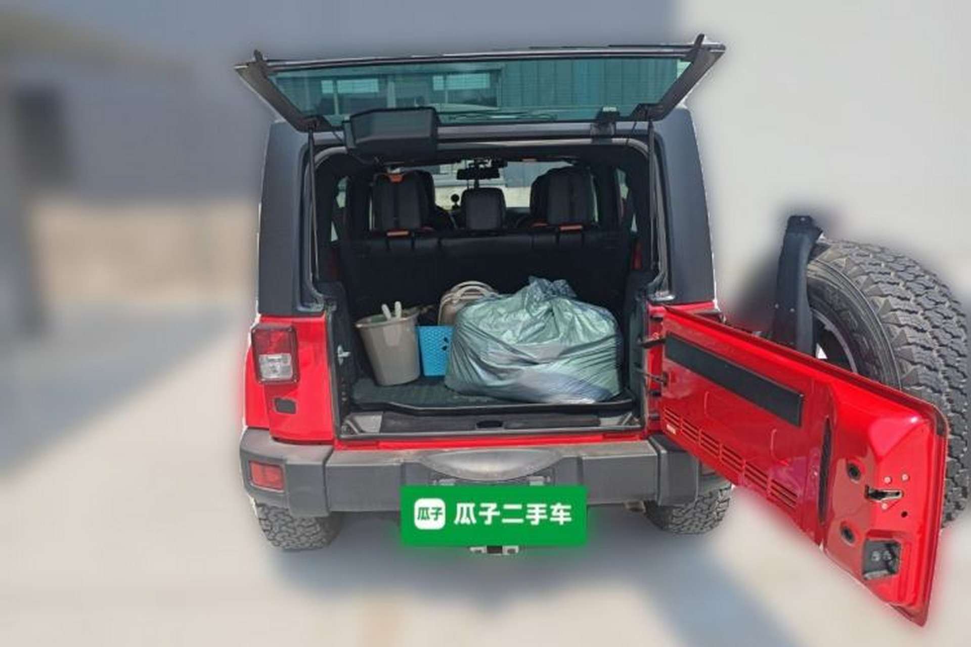 Used Jeep Wrangler 2017 3.0L Sahara Four-Door Comfort Edition Trunk