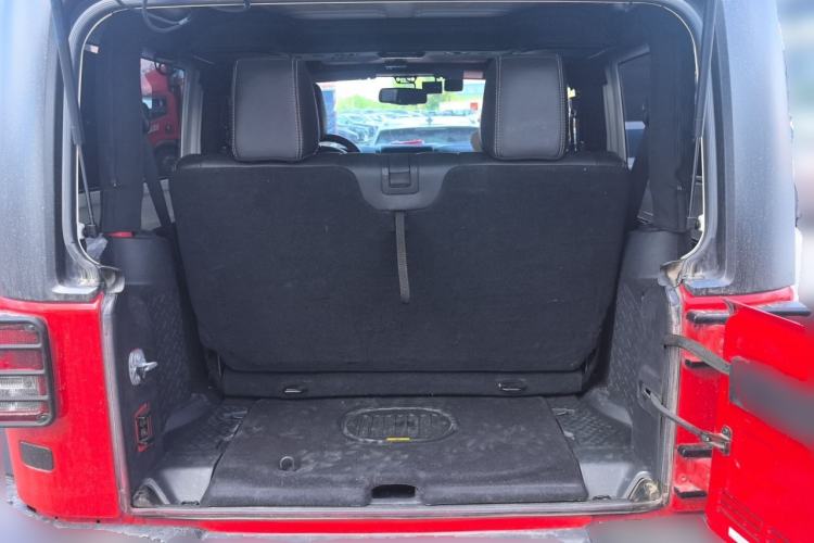 Used Jeep Wrangler 2017 3.6L Rubicon Two-Door Comfort Edition Trunk