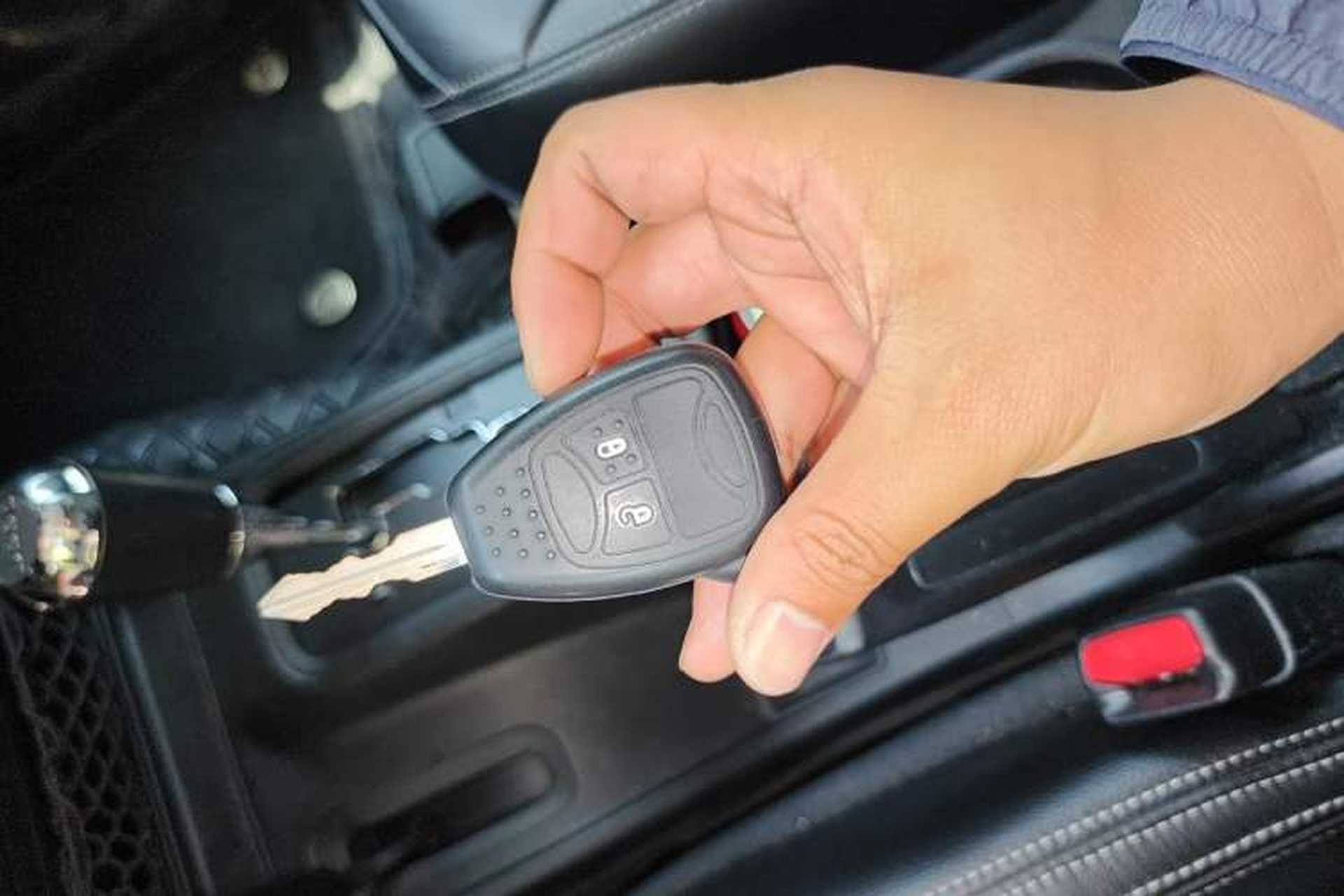 Used Jeep Wrangler 2017 3.6L Rubicon Two-Door Comfort Edition Vehicle Key