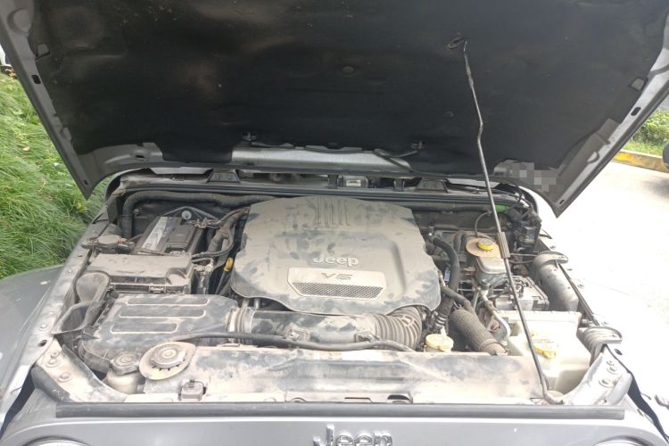 Used Jeep Wrangler 2017 3.0L Sahara Four-Door Comfort Edition Engine Bay
