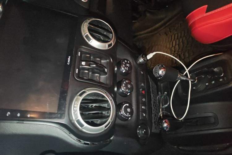 Used Jeep Wrangler 2017 3.0L Sahara Four-Door Comfort Edition Audio And AC Panel