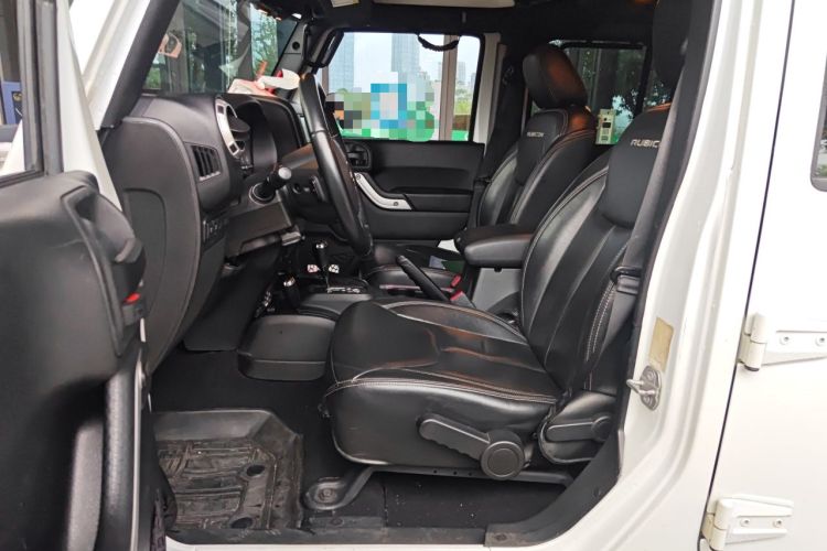 Used Jeep Wrangler 2017 3.6L Rubicon Four-Door Comfort Edition Driver Seat