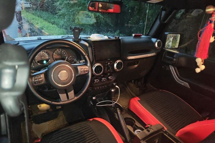 Used Jeep Wrangler 2017 3.0L Sahara Four-Door Comfort Edition Driver Seat