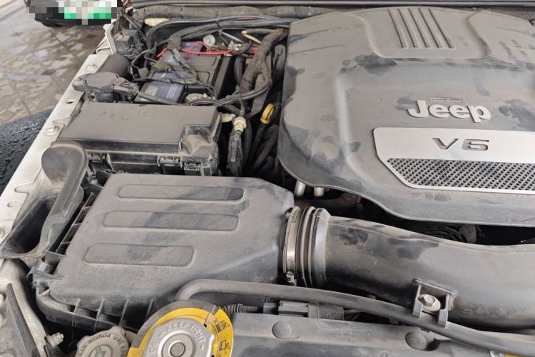 Used Jeep Wrangler 2017 3.6L Rubicon Four-Door Comfort Edition Engine Bay Right