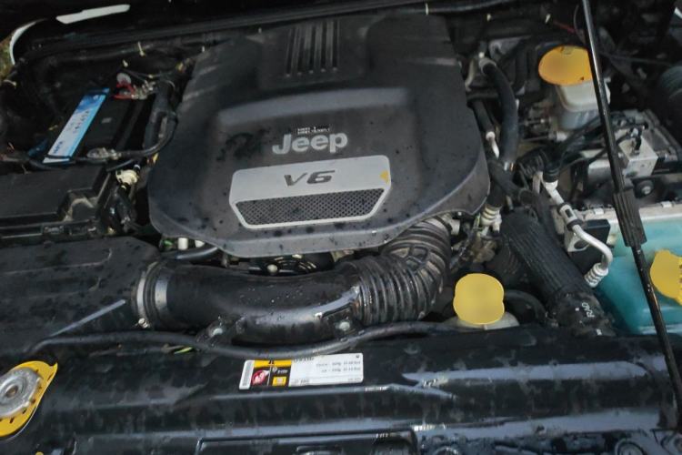Used Jeep Wrangler 2017 3.0L Sahara Four-Door Comfort Edition Engine Bay