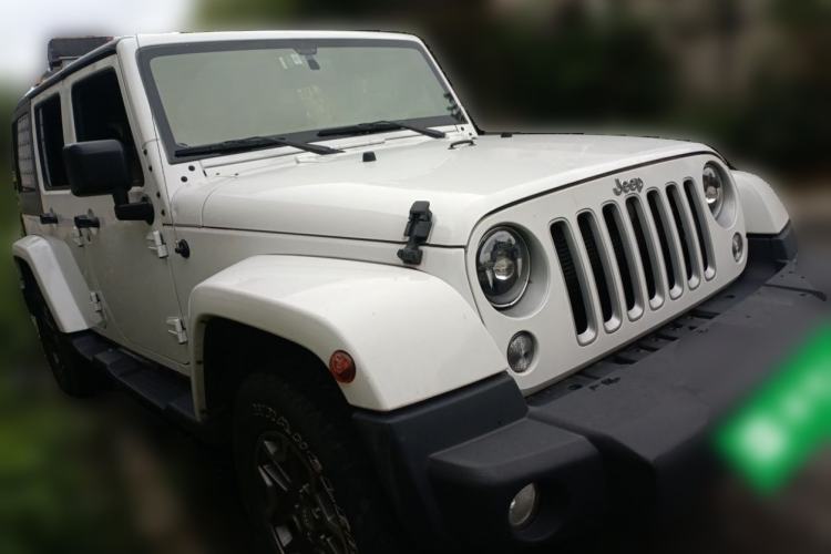 Used Jeep Wrangler 2017 3.0L Sahara Four-Door Comfort Edition Front Right 45 Deg