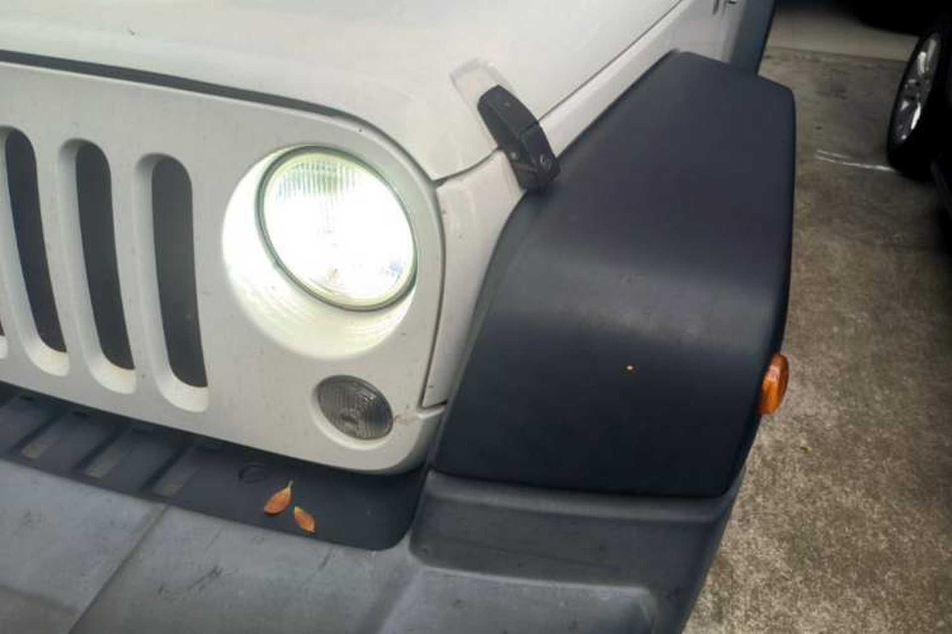 Used Jeep Wrangler 2017 3.6L Rubicon Two-Door Comfort Edition Left Front Headlight