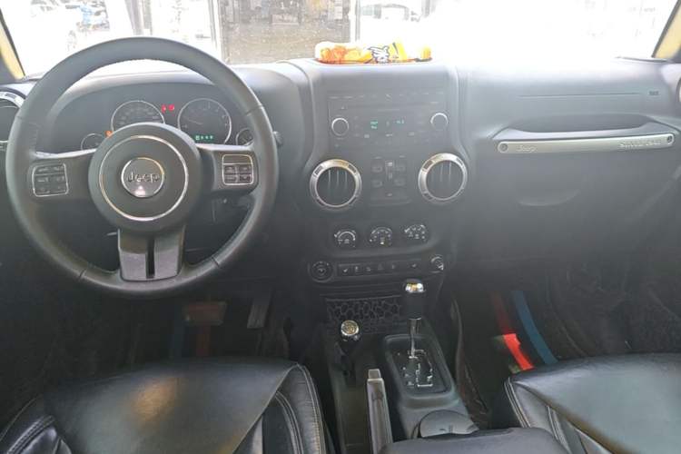 Used Jeep Wrangler  Center Console