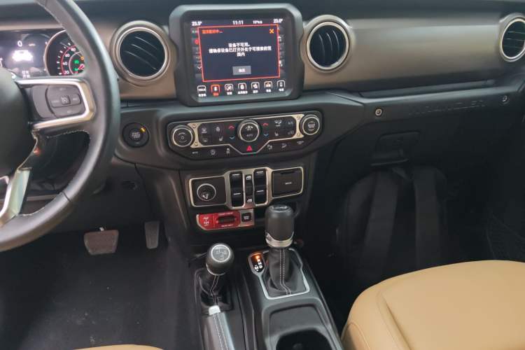Used Jeep Wrangler 2018 2.0T Rubicon Four-Door Edition Audio And AC Panel