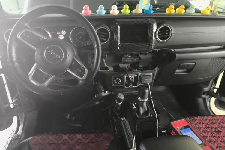 Used Jeep Wrangler 2018 2.0T Sahara Four-Door Edition Center Console