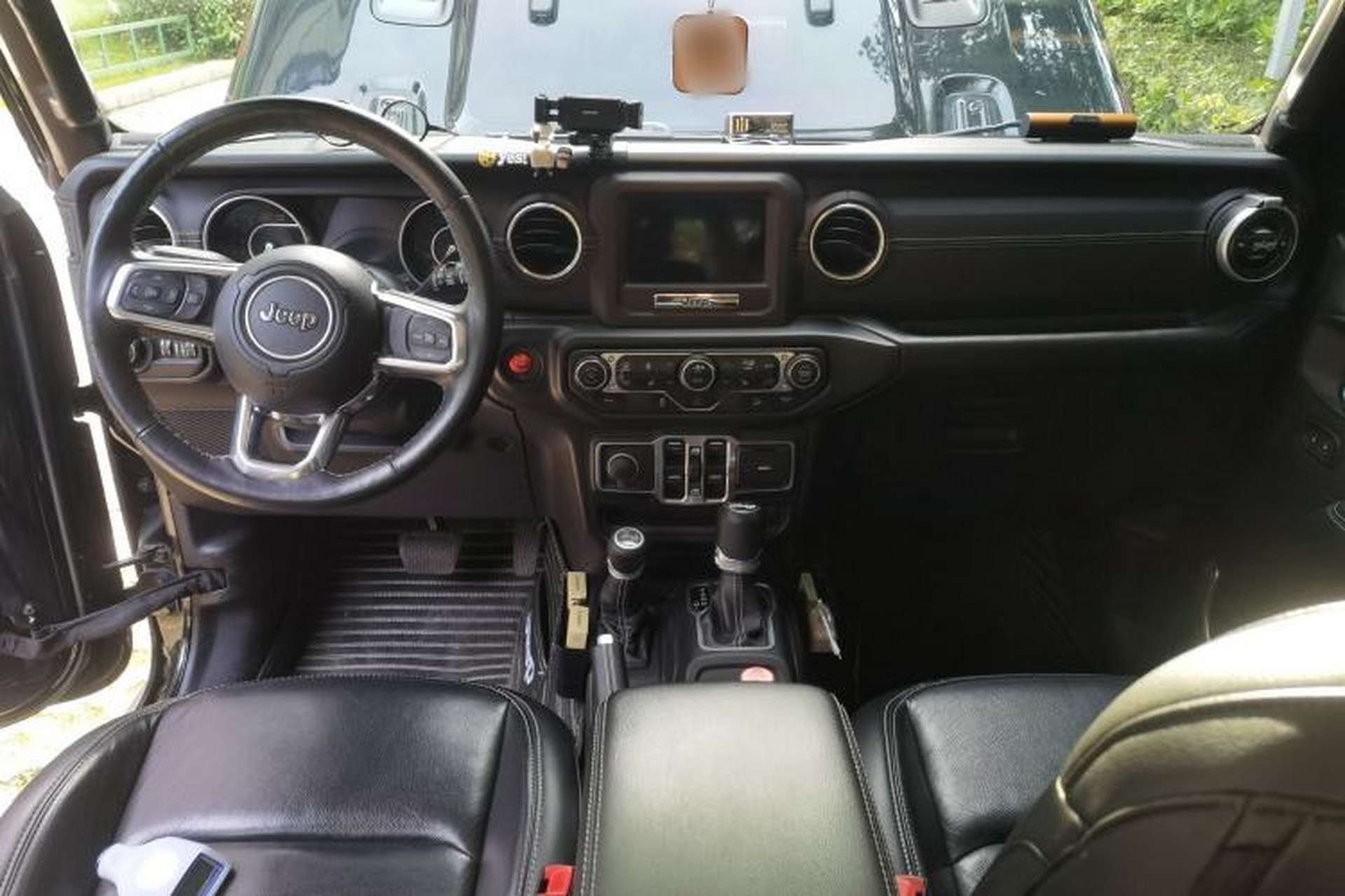 Used Jeep Wrangler 2018 2.0T Sahara Four-Door Edition Center Console