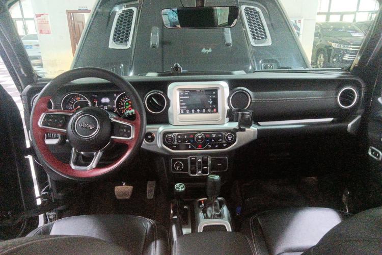 Used Jeep Wrangler 2018 2.0T Sahara Four-Door Edition Center Console