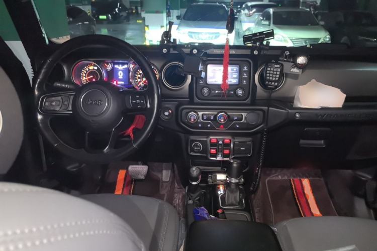 Used Jeep Wrangler  Center Console