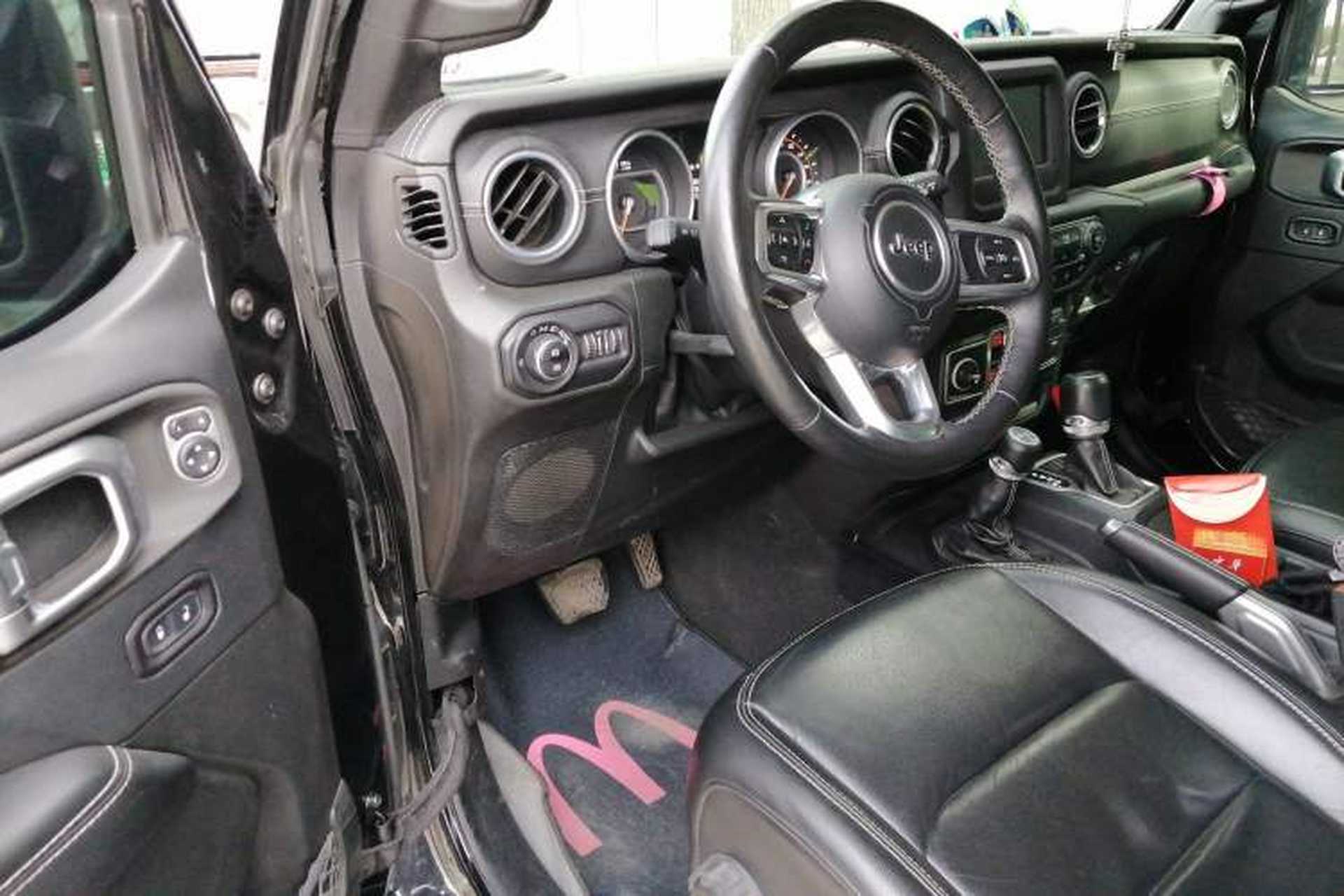 Used Jeep Wrangler 2018 2.0T Sahara Four-Door Edition Driver Seat